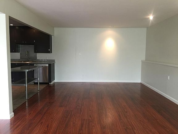 Dining Area & Kitchen