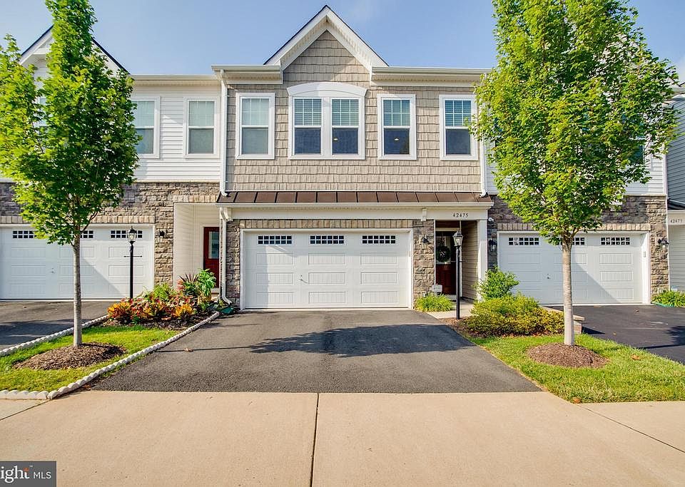 1st image of 42475 Benfold Sq