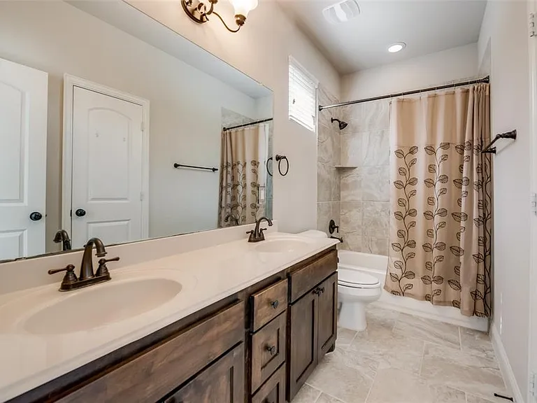 4213 Broadway Ave — Photo 19