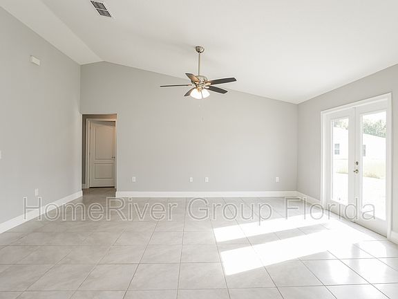 3rd image of 516 Bristol Cir