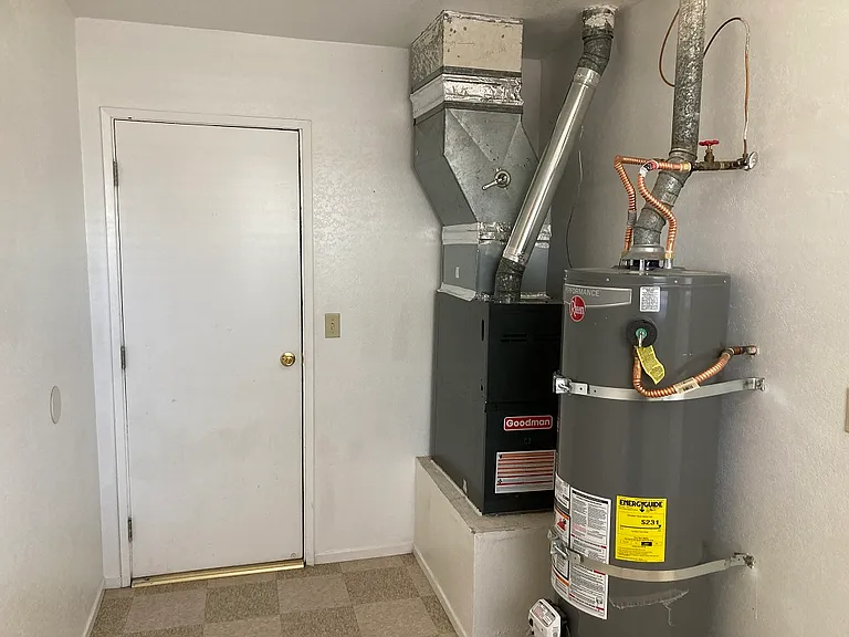 laundry/utility room