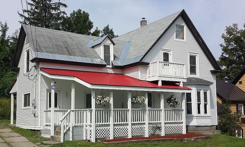 28 Cottage St., Newport VT