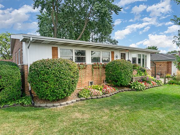 3rd image of 16407 Claire Ln