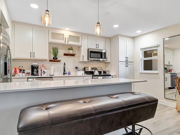 4th image of 299 E Central Blvd APT 10