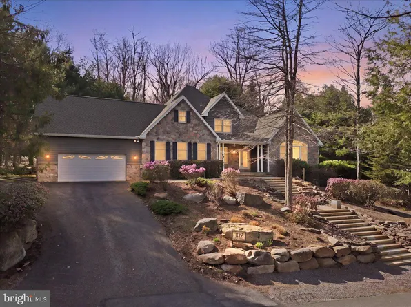 109 S Lake Dr, Lake Harmony, PA 18624