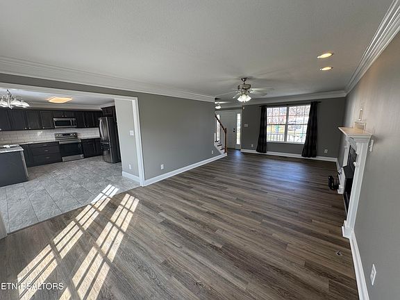 4th image of 3521 Branch Hill Ln