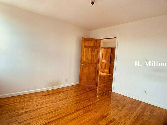 4th image of 32-58 31st St #B22