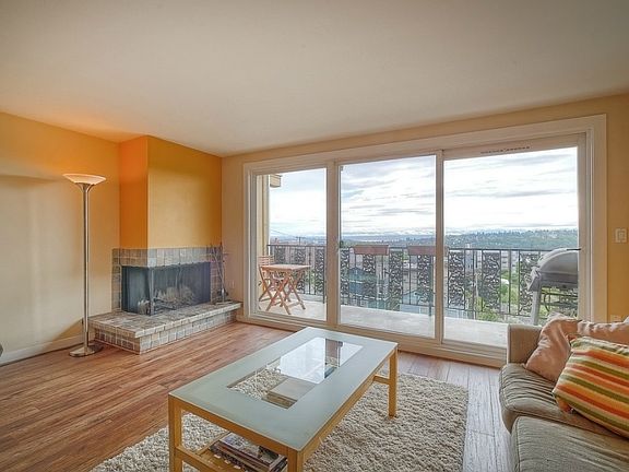 2nd image of 1818 Bigelow Ave N APT 303