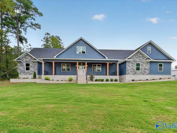 225 Floyd Cir, Scottsboro, AL 35769