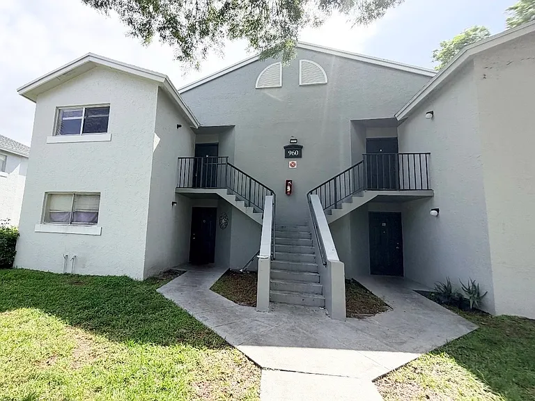 960 Lake Victoria Dr #C-1 — Photo 6