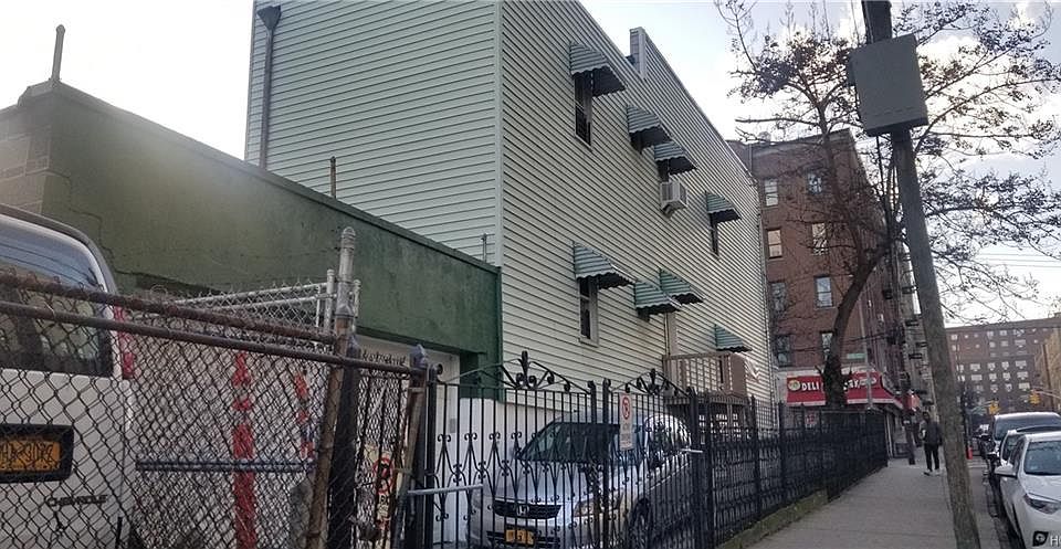 2nd image of 2080 Anthony Ave