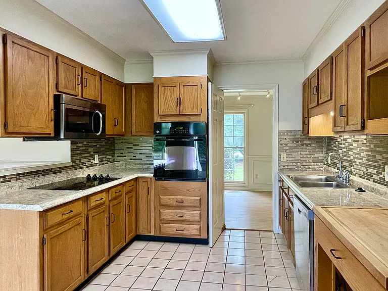 219 Green Lake Dr — Photo 13