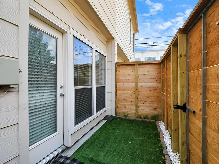 3900 Center St — Photo 24