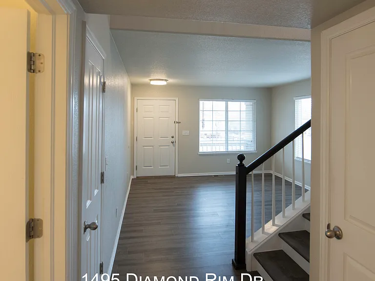 1495 Diamond Rim Dr — Photo 2