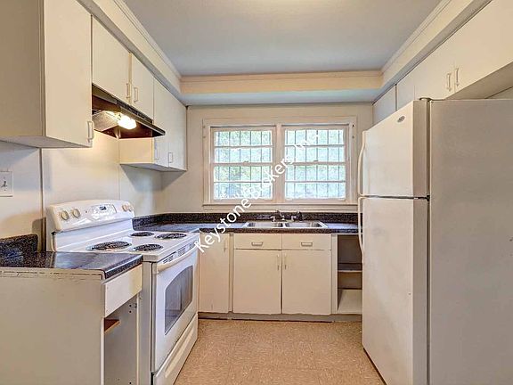 4th image of 2072 Knightsbridge Rd