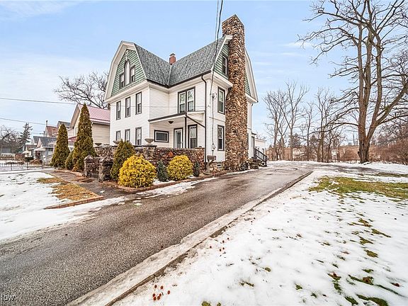 3rd image of 64 Grant St