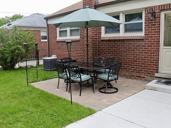 5th image of 417 W Sunnybrook Dr