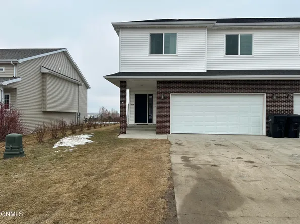109 8th St NW, Watford City, ND 58854