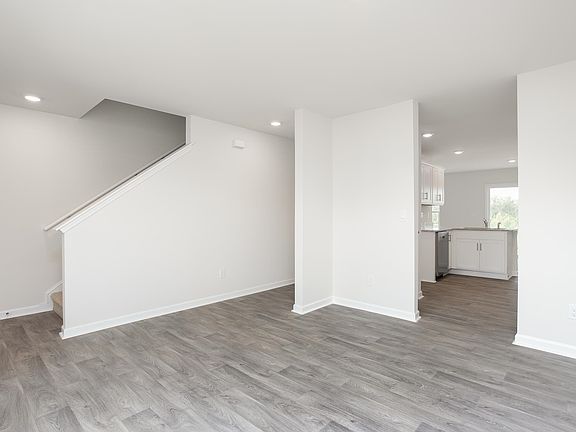 4th image of 3213 Mallory Dr