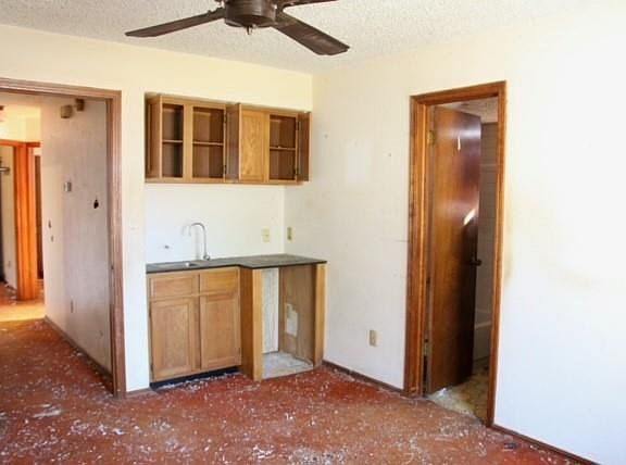 5th image of 2412 Fairfield Dr