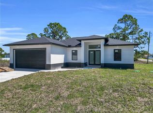 1900 Coy Ave N, Lehigh Acres, FL 33971