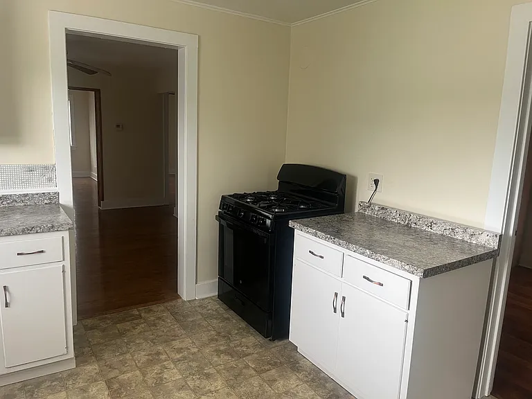 109 Cooper Ave #2 — Photo 4