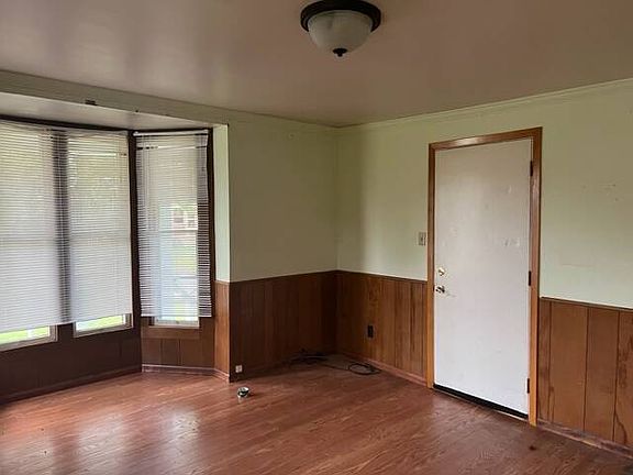 4th image of 218 N B St