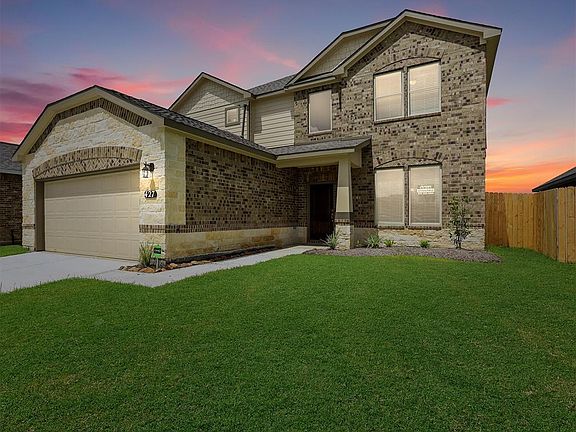 3rd image of 427 Lake Line Dr
