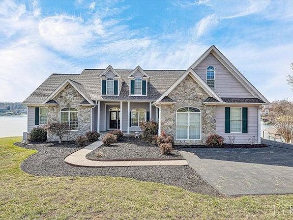 2nd image of 95 Marvin Gardens Dr