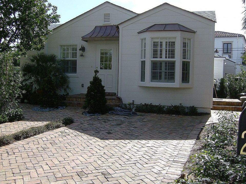 1st image of 202 Seaspray Ave