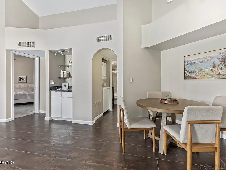 10301 N 70th St #210 — Photo 9