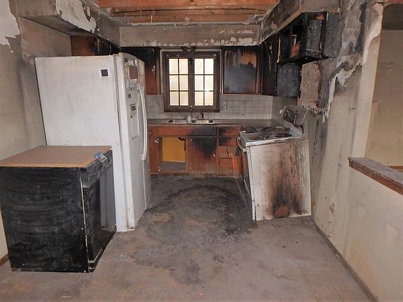 5th image of 1254 Honeysuckle Ln