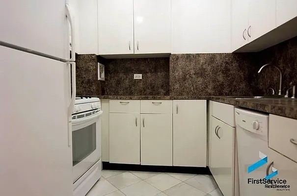 Rented by AZ REALTY NYC LLC | media 13