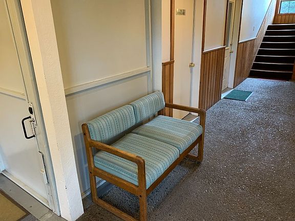 3rd image of 850 Siskiyou Blvd #10623277