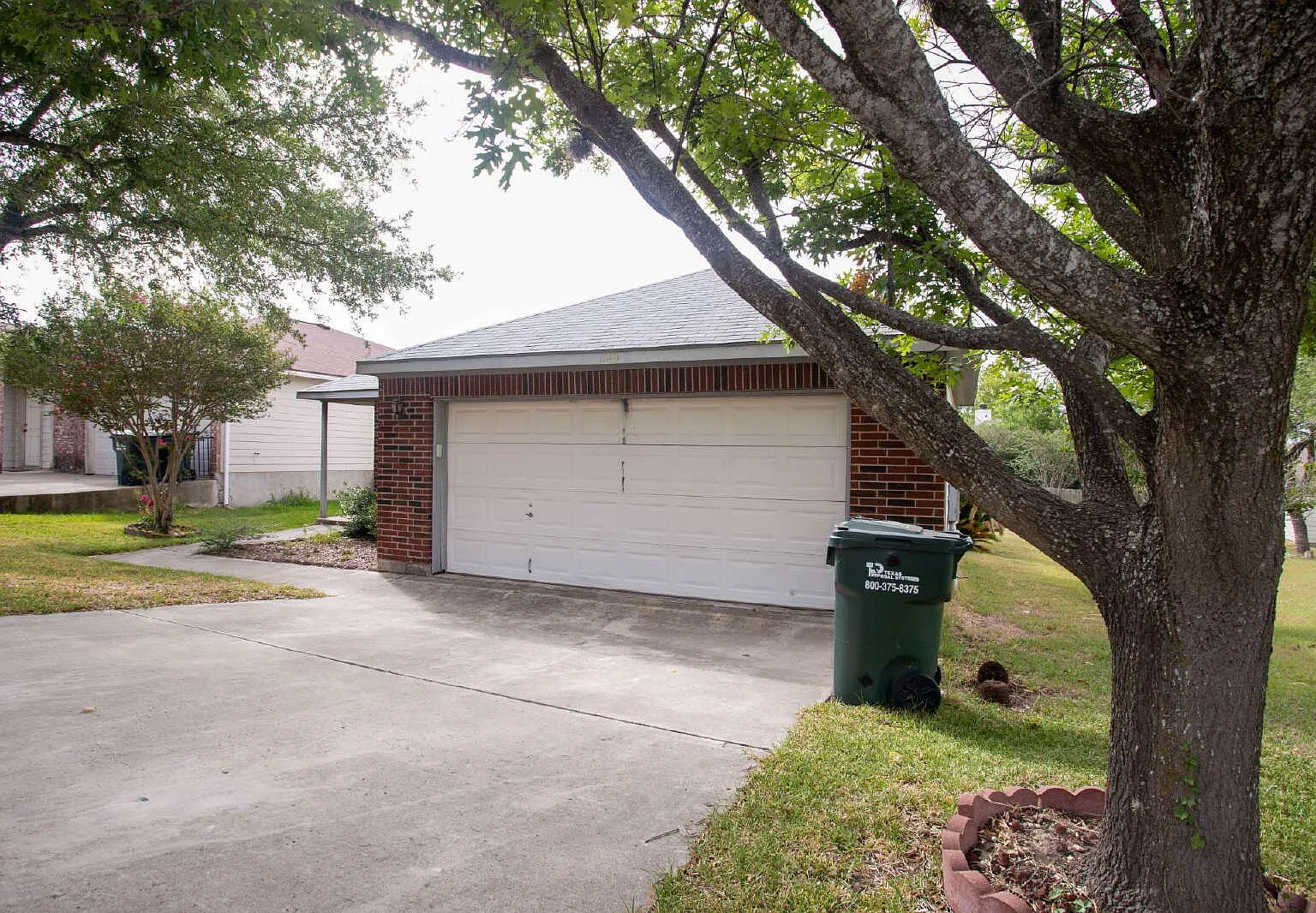 3 bed, 2.0 bath, 1371 sqft, $1,700 — Photo 2