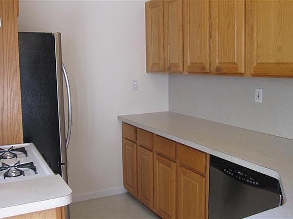 5th image of 16 N Chatsworth Ave APT 215