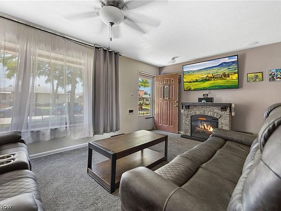 4th image of 4739 Springwood Dr