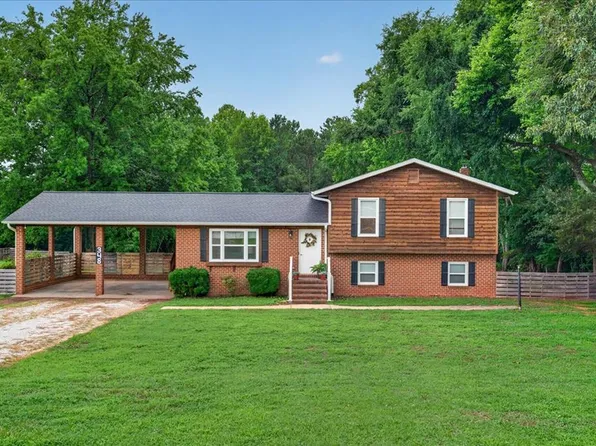 348 Dockery Rd, South Hill, VA 23970