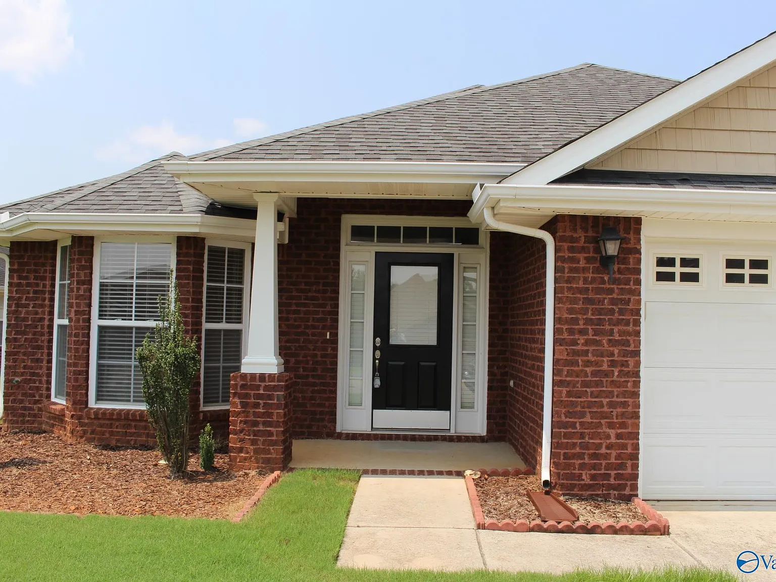 3 bed, 2.0 bath, 2248 sqft, $1,950 — Photo 3