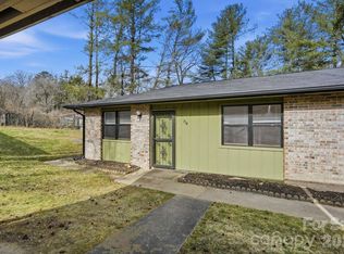 714 Farmington Cir, Hendersonville, NC 28739