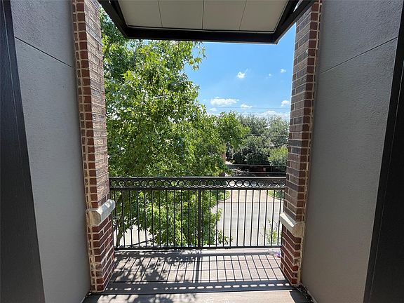 3rd image of 4411 McKinney Ave #2