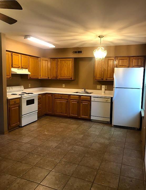 1st image of 1052 W Eagle St