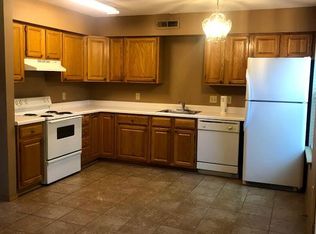 1052 W Eagle St, Fayetteville, AR 72701