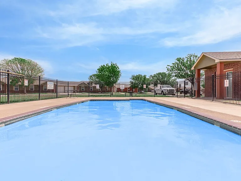 Amarillo Greentree Village — Photo 1