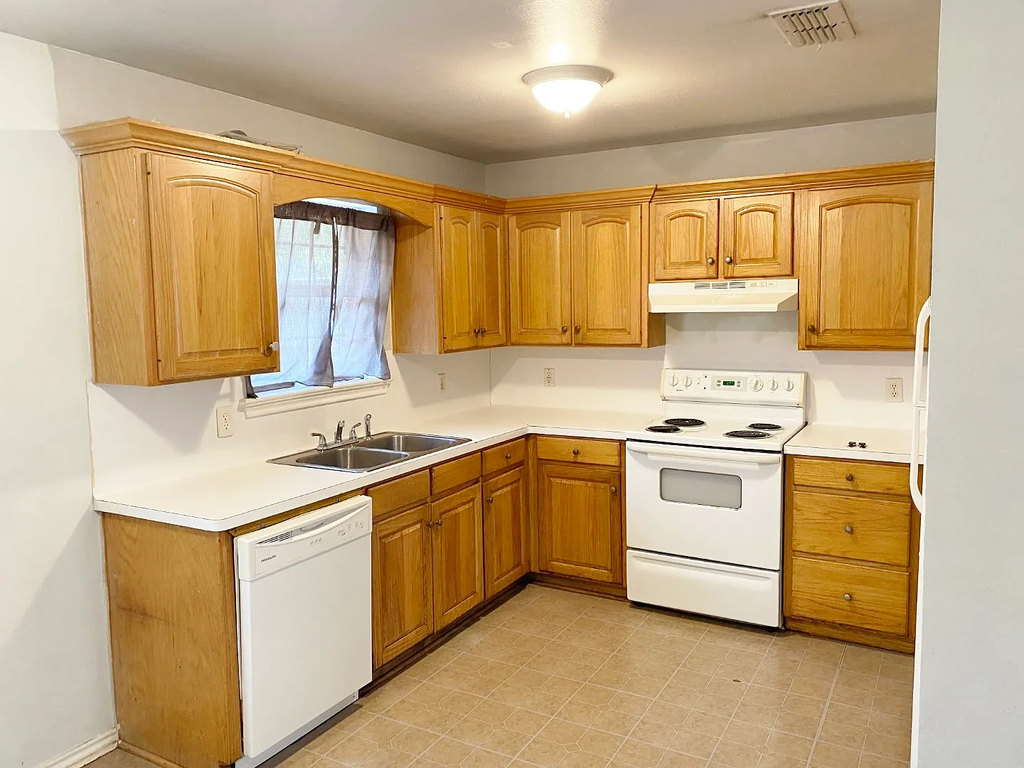 3 bed, 1188 sqft, $1,495 — Photo 3