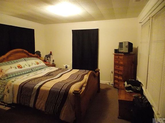3rd image of 2848 Little Creek Ln