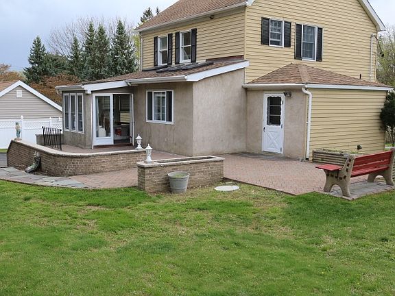 2nd image of 46 Westlake Dr