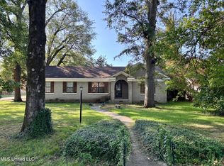 201 W Cleveland Ave, Greenwood, MS 38930