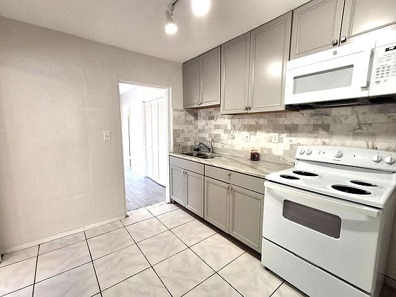 2nd image of 3947 Mohr Ave N APT 1