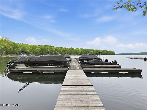 5th image of 599 Lakeshore Dr